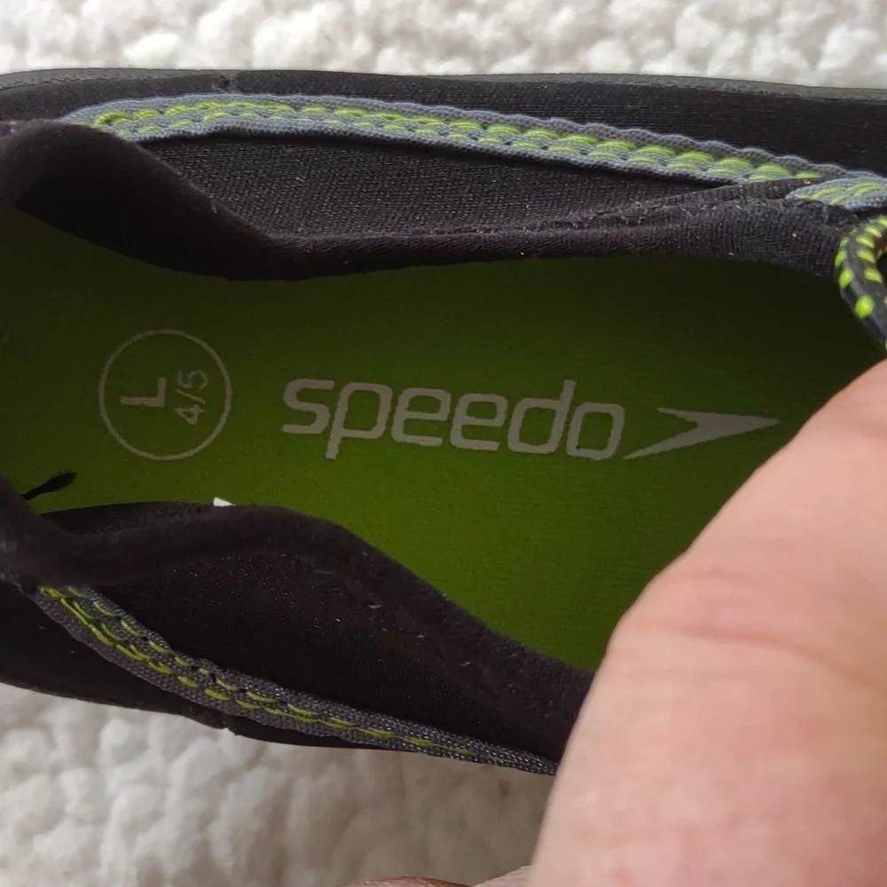 NWT Speedo Junior Water Shoes Size L(4/5)